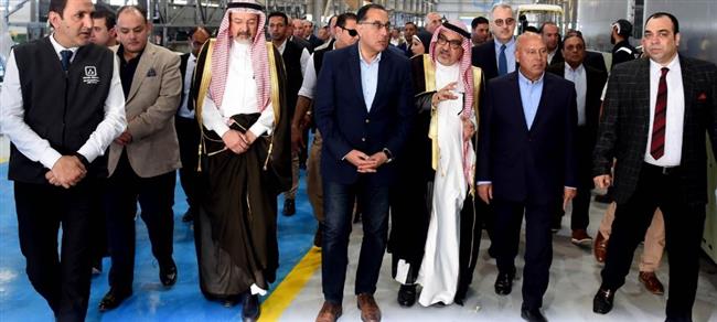 رئيس الوزراء يتفقد مصنع الشركة العربية للتجارة والتصنيع لتصنيع وتجميع الحافلات بمختلف أنواعها