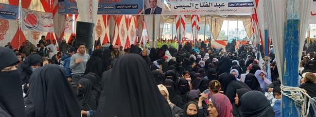 مجموعة أبناء سيناء تشارك في مبادرة «كتف في كتف» بتوزيع ٧٠ ألف كرتونة بالتعاون مع حياة كريمة  