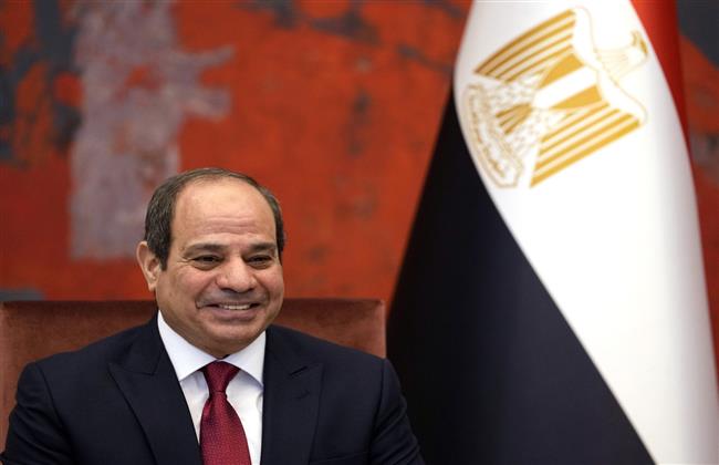 الرئيس السيسي يشيد عبر الفيديو كونفرانس بمشاركة طفلتين متطوعتين بتجهيزات إطلاق «كتف في كتف» بأسيوط