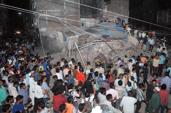 مصرع 8 أشخاص جراء انهيار سقف مخزن في الهند