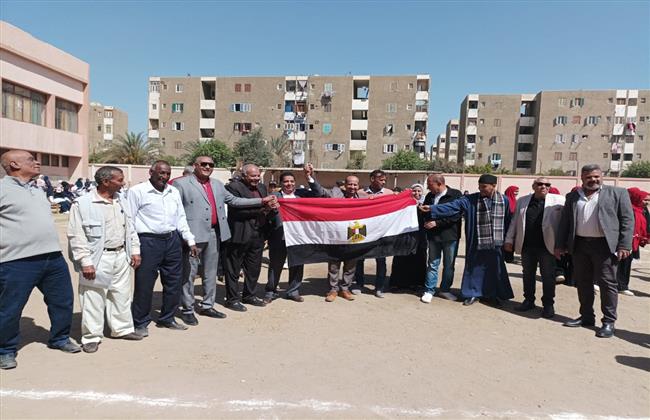 "الفنية بنات" بالألومنيوم تحتفل بيوم الشهيد وعيد قنا القومي في حضور مدير عام تعليم نجع حمادي 