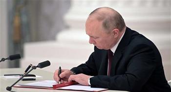   بوتين يوقع قانونا يجرم التصدير غير المشروع من روسيا إلى أجانب بعقوبة السجن لمدة تصل لـ 12 عاما