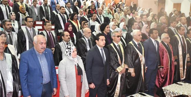 محافظ الفيوم يشهد احتفال الجامعة بعيد العلم الخامس عشر