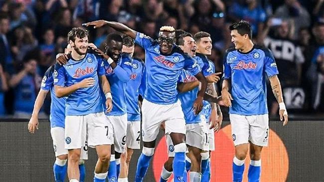 نابولي يفوز على تورينو برباعية نظيفة ويقترب من تحقيق لقب الدوري الإيطالي