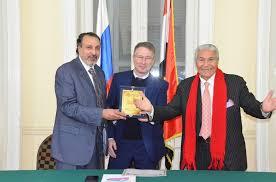   رئيس الجمعية المصرية لخريجي الجامعات الروسية والسوفيتية يفتتح معرض "رؤى عربية"