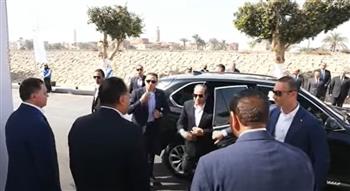   الرئيس السيسي يصل إلى المنيا لافتتاح عدد من المشروعات التنموية 
