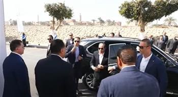الرئيس السيسي يصل إلى المنيا لافتتاح عدد من المشروعات التنموية 