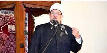 وزير الأوقاف ومحافظ قنا يؤديان صلاة الجمعة بمسجد سيدي عبد الرحيم القنائي 