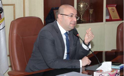 محافظ بني سويف يهنئ مسؤولى الشباب بفوز  العدّاء "كريم محمود"بذهبية بطولة فزاع الدولية 