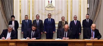   مدبولي يشهد مراسم توقيع اتفاقية المساهمين بين قناة السويس ومجموعة شركات "V" اليونانية