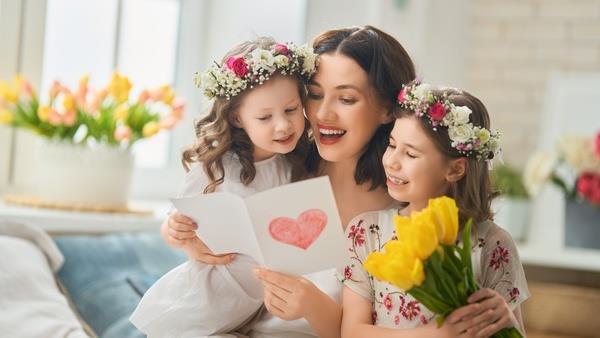 «عيد الأم».. تعرف من أين جاءت فكرته ومتى تحتفل به دول العالم؟