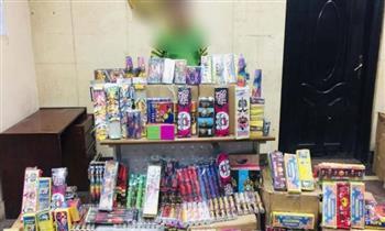 ضبط شخص بحوزته 2 مليون قطعة ألعاب نارية فى الجمالية بالقاهرة