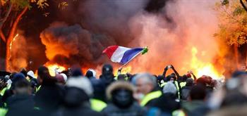   «القاهرة الإخبارية»: اعتقال العشرات في احتجاجات بفرنسا بعد نجاة الحكومة من تصويت لحجب الثقة