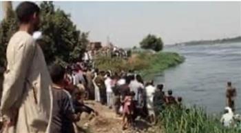   انتشال الجثة الثالثة من حادث غرق مركب بقرية أبوهور بأسوان