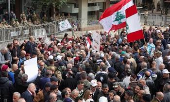 مظاهرة في محيط مجلس الوزراء اللبناني احتجاجا على تردي الأوضاع الاقتصادية