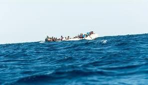   منظمة تونسية معنية بالحقوق: مقتل 5 مهاجرين وفقدان 28 بعد غرق قارب