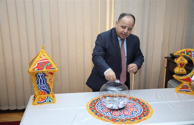معيط يشهد إجراء قرعة الحج بين العاملين بوزارة المالية