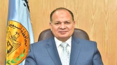 محافظ أسيوط يوجه بتقديم كامل الدعم للمستثمرين الجادين وتسيير الاجراءات لجذب المزيد من الاستثمارات