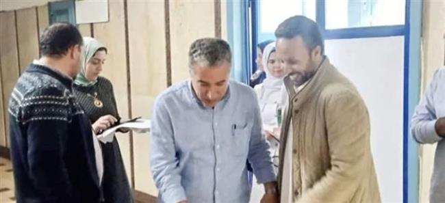 وكيل «صحة مطروح» يتفقد سير العمل بالمستشفى العام