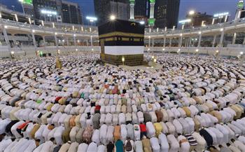   المسجد الحرام يشهد انسيابية في التفويج وتكامل المنظومة الخدمية في أول جمعة خلال موسم رمضان