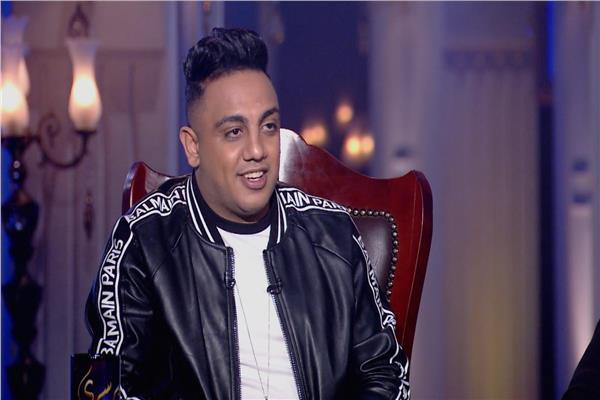أوس أوس: محمد صبحي قال أننا بنقدم تفاهة في مسرح مصر.. وعادل إمام أول حد كلمنا