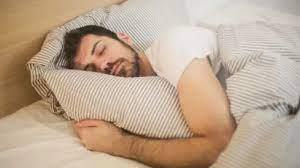 الإفتاء توضح حكم من نام طوال نهار رمضان.. هل يبطل صيامه؟