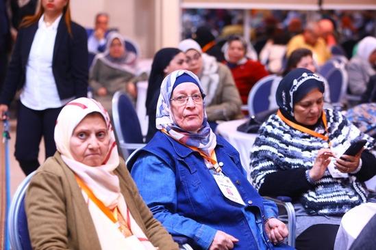 وزيرة التضامن تشارك كبار السن فعاليات الاحتفال بالمرحلة الرابعة لمبادرة الوزارة «الحياة أمل»