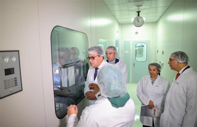 عبدالغفار: إنتاج 100 مليون جرعة سنويًا بناء على الاتفاقية بين «فاكسيرا» و«سيرم» الهندية 