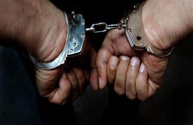 ضبط أحد الأشخاص وبحوزته أسلحة نارية بالقاهرة