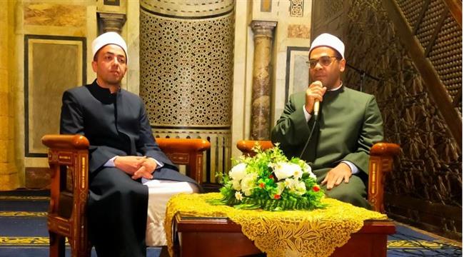 ملتقى الظهر بالجامع الأزهر يبين علاقة شهر رمضان بالقرآن