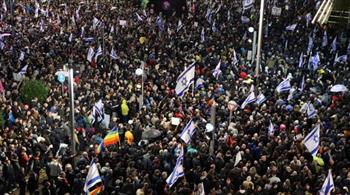   آلاف الإسرائيليين يتظاهرون في «تل أبيب» بعد إقالة نتنياهو لوزير الدفاع
