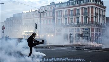 فرنسا: مباحثات مع المعارضة لتهدئة الاحتجاجات