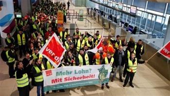   إضراب بسبب الأجور يشل حركة النقل والطيران في ألمانيا