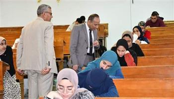 رئيس جامعة القناة يؤكد الالتزام يسود امتحانات منتصف الفصل الدراسي الثاني 