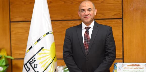 محمود عبد العليم قائما بأعمال نائب رئيس جامعة أسيوط لشئون خدمة المجتمع وتنمية البيئة