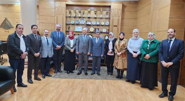 رئيس جامعة بنها يستقبل وفد مركز المعلومات ودعم اتخاذ القرار بمجلس الوزراء