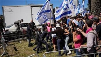 «يديعوت أحرونوت»: اشتباكات بين الشرطة ومتظاهرين في تل أبيب