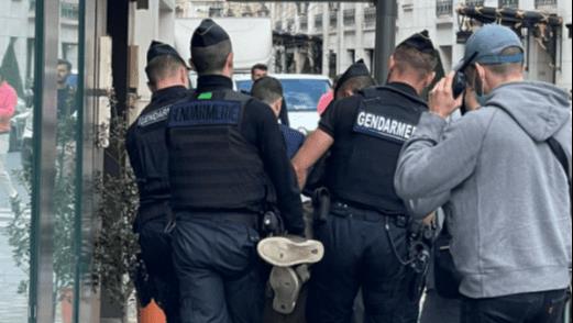 مراسل القاهرة الإخبارية: الشرطة الفرنسية تلقي القبض على 55 شخصا