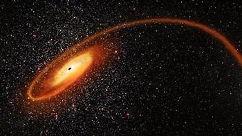   قادر على ابتلاع أي شيء.. ثقب أسود بحجم أربعين مجرة يتجه نحو الأرض