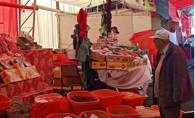محافظ الإسكندرية يشدد على رؤساء الأحياء بمتابعة معارض "أهلا رمضان"
