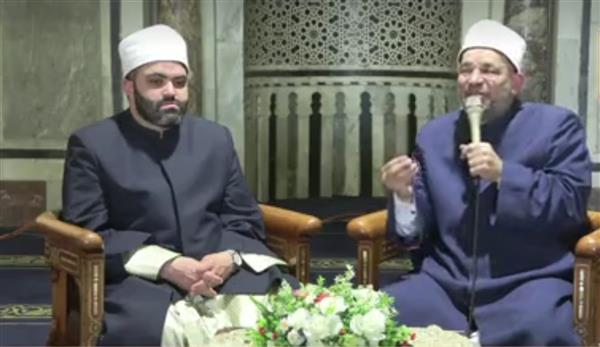 ملتقى الظهر بالجامع الأزهر يوضح أثر الصيام على الشباب