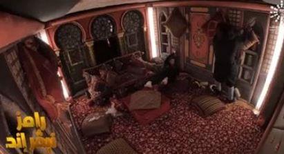 إيمان العاصي تعتدي على رامز جلال بالضرب في "رامز نيفر إند"