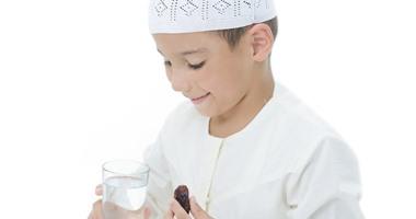 أمين الفتوي يكشف السن المناسب لصيام الأطفال