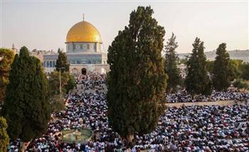   70 ألف فلسطيني يؤدون صلاة الجمعة في رحاب المسجد الأقصى