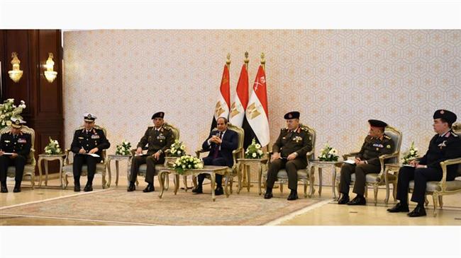 الرئيس السيسي يلتقي كبار قادة القوات المسلحة