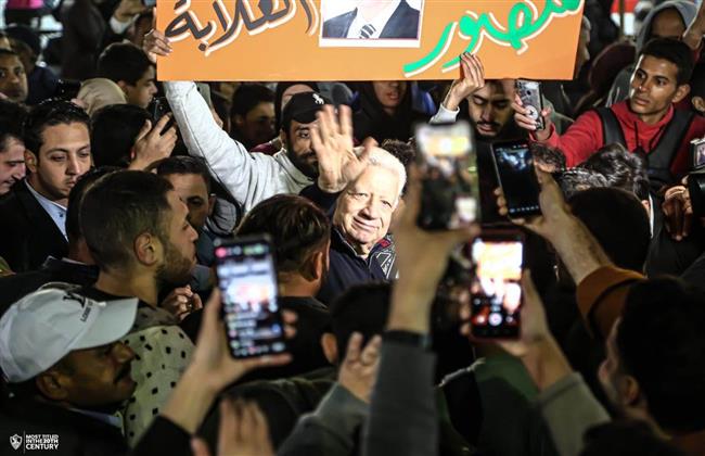 وصول المستشار مرتضى منصور مقر نادي الزمالك وسط استقبال كبير