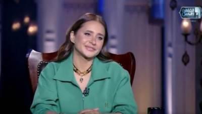 نيللي كريم: محمد ثروت بيموتي من الضحك.. وبفكر في عمل كوميدي مع أمير كرارة