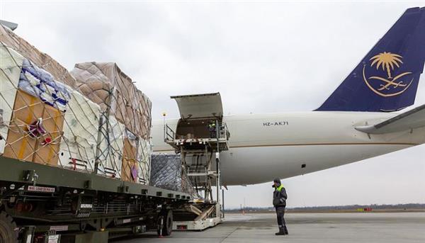 وصول 30 طنا من المساعدات السعودية للشعب الأوكراني