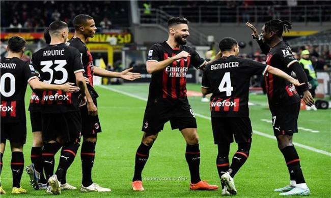 فيورنتينا يحقق فوزا مثيرا على ميلان بثنائية في الدوري الإيطالي