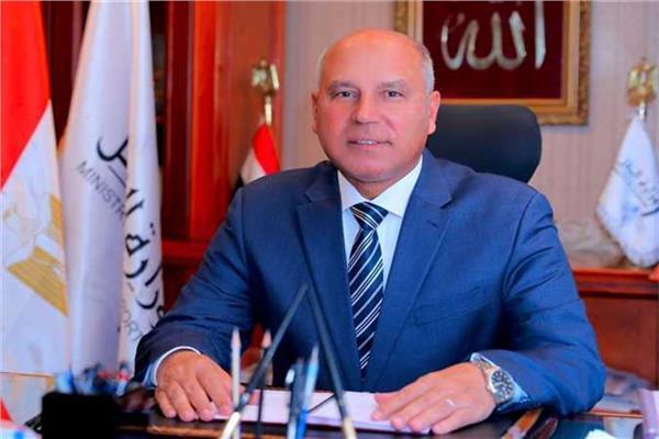 وزير النقل يوافق على صرف 15 ألف جنيه لأسرة عامل توفي أثناء العمل